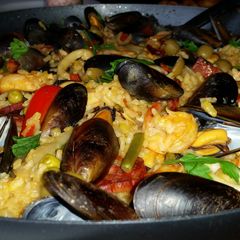 A picture of Paella.