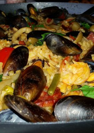 A picture of Paella.