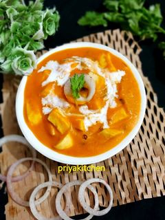 शाही पनीर(shahi paneer recipe in hindi) रेसिपी मुख्य फोटो