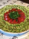 Salade de concombre et tomate à la ciboulette et graines de lin