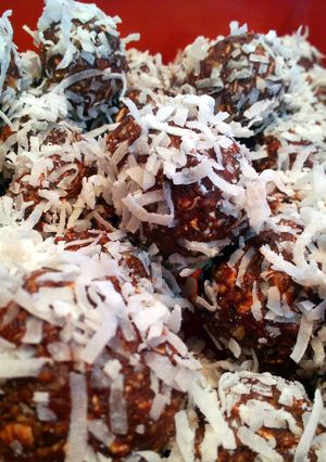 A picture of Whey protein balls.