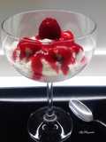 Mousse di torrone con salsa di lamponi