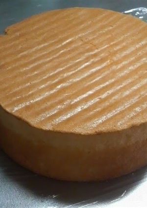 A picture of Fluffy and Moist Sponge Cake.