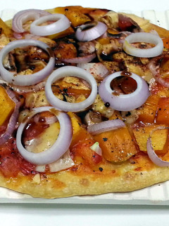A picture of LG MANGO PIZZA( MEATLESS ).