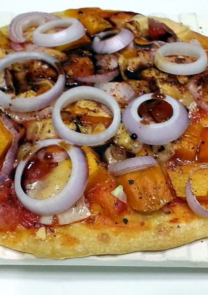 A picture of LG MANGO PIZZA( MEATLESS ).