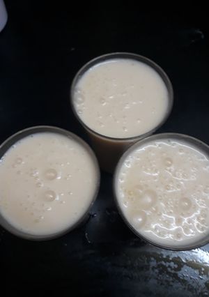 A picture of Muskmelon banana smoothie.