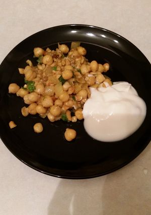 A picture of Chickpea Curry with Cashews.