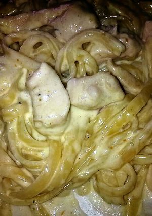 A picture of Cheesiest Fettuccine Alfredo with Chicken.