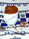 Bizcocho al microondas con Cola Cao y leche sin lactosa 