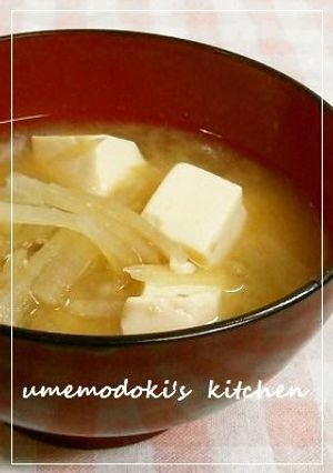 A picture of Julienned Daikon Radish & Silken Tofu Miso Soup.