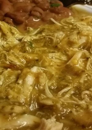 A picture of Chile Verde sauce.