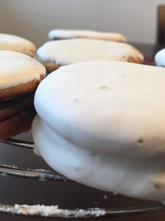 Una foto de Alfajores