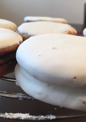 Una foto de Alfajores