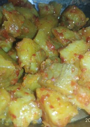 कच्चे केले की सूखी सब्जी(kacche kele ki sukhi subzi recipe in hindi) रेसिपी मुख्य फोटो