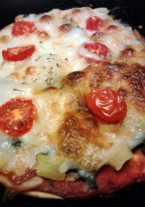 A picture of Spinach & Pineapple Flatbread Pizza.