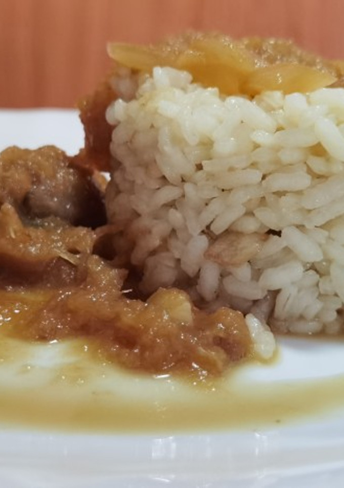Una foto de Cerdo con salsa de piña