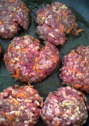 A picture of mamas burger.