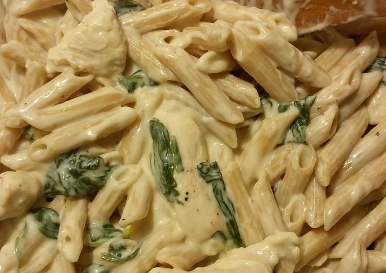 Recipe of Homemade Chicken &amp; Spinach Alfredo