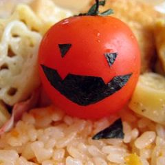 A picture of Tomato Ghoul (for Halloween).