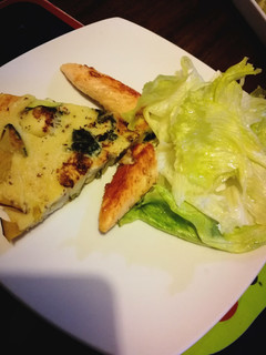 Una foto de Tortilla de zapallo italiano y acelga
