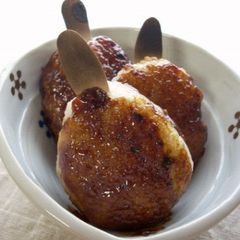 Easy On a Grill! Gohei Mochi (Grilled Rice Cake with Sweet Miso Sauce) A picture of Easy On a Grill! Gohei Mochi (Grilled Rice Cake with Sweet Miso Sauce).