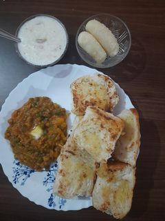 पाव भाजी (pav bhaji recipe in Hindi) रेसिपी मुख्य फोटो
