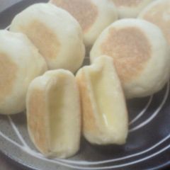 A picture of Chewy Cheese Kulcha.