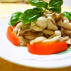A picture of Easy Marinated Mushrooms.