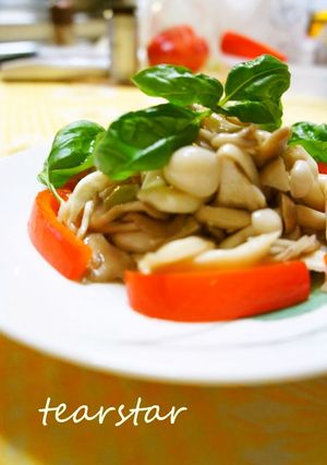 A picture of Easy Marinated Mushrooms.