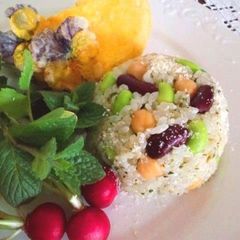 A picture of Western-style Bean Rice with Basil.