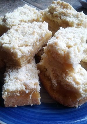 A picture of Apple Crumblies.