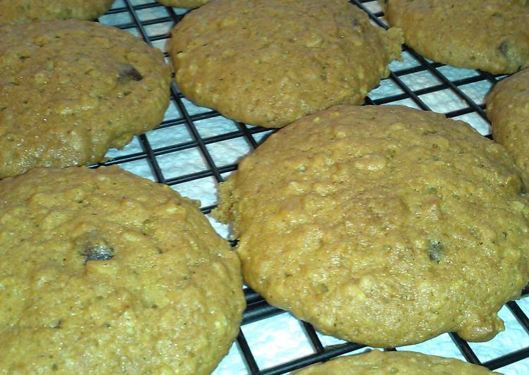 " PUMPKIN-OATMEAL COOKIES with CHOCOLATE CHIPS"