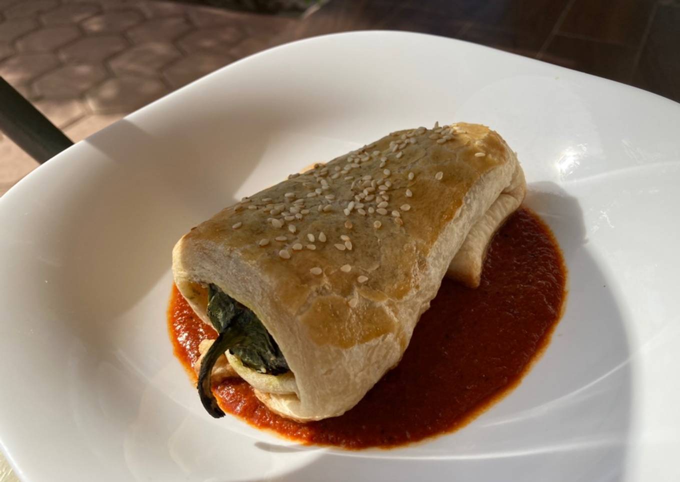 Rollo de chile poblado hojaldrado