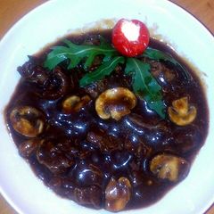 A picture of Sig's Oxtail Soup.