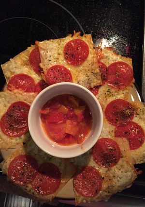 A picture of Pepperoni Wonton Snackers.