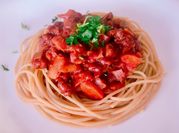 Una foto de salsa bolognesa con comino