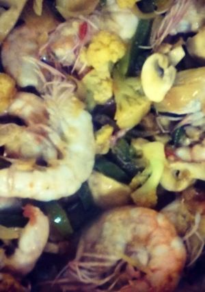 A picture of Prawn & mushroom curry.