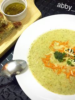صورة لوصفة طريقة عمل شوربة البروكلي بالجبنه