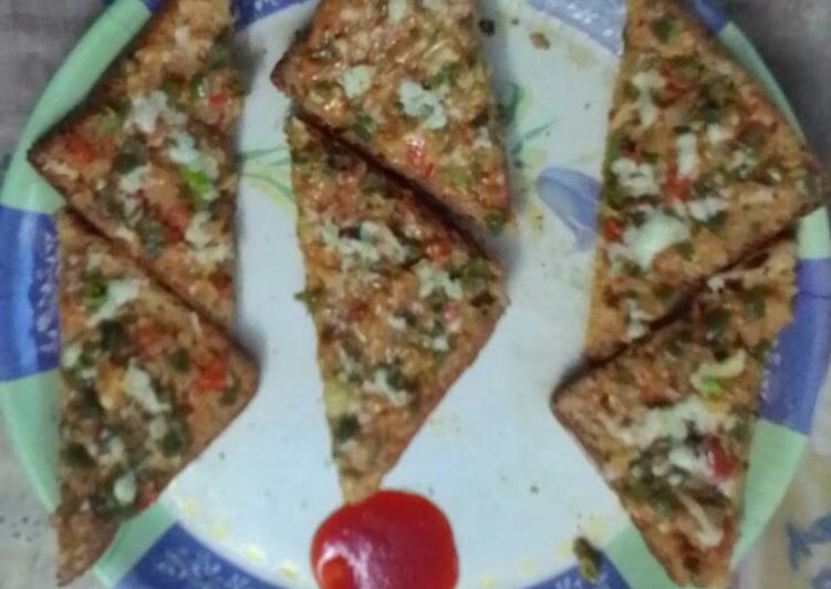 Recipe of Super Quick Homemade Cheesy veggie bread pizza