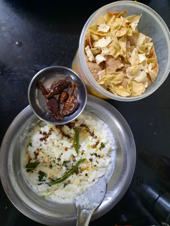 फोडणीचा दही भात (Fodnicha dahi bhat recipe in marathi) रेसिपी चे मुख्य फोटो