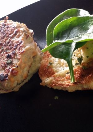 A picture of low calorie Ranch cheddar turkey burgers.