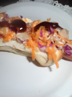Una foto de Panchos con panceta y salsa barbacoa