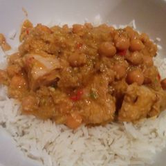 A picture of Spicy Chicken Korma.