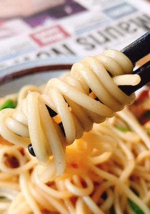 Hình của món Mỳ Udon xào sốt Bulgogi vs bó xôi và nấm.