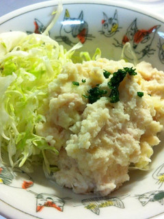 A picture of Potato Salad with Rhubarb.