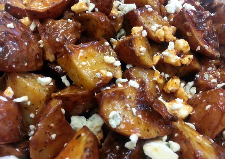 Steps to Prepare Perfect Buffalo-Blue Cheese Roasted Taters