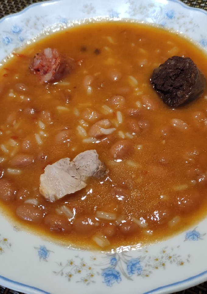 Una foto de Judías pintas con arroz en 30 minutos