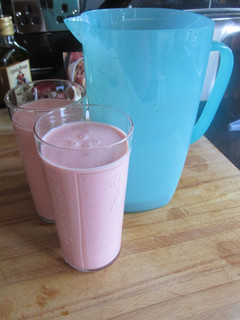 A picture of Strawberry shake.