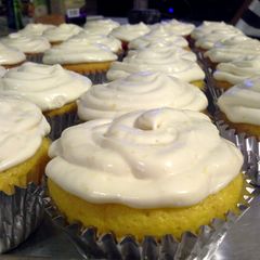 A picture of Sunshine Citrus Sangria Cupcakes With Lemon Cream Cheese Icing.