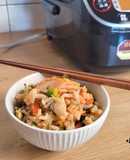用電子鍋輕鬆煮一餐！懶人料理-日式鮭魚炊飯